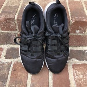 Women’s Puma sneakers